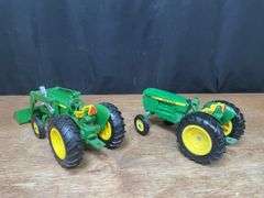 (2) 1/16 John Deere 2040 Ertl