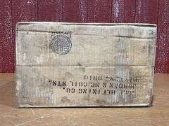 Vintage box of "GULFSPRAYERS" #387 from Gulf Oil Corporation, containes twelve 1-quart units of Gulfspray.