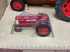 1/16 Farmall 350 Set NIB Ertl