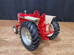 1/16 Farmall 1206 1993 Ontario NIB SM