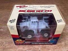 1/64 Big Bud 16V-747 Signature NIB DCP