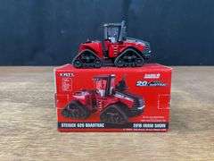 (8) 1/64 + 1/43 IH + Case-IH Tractors