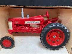 (2) 1/16 Farmall 350 NIB Ertl