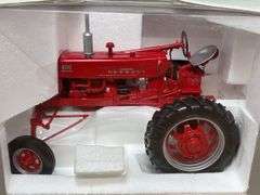 1/16 Farmall 400 Hi-Crop 2003 Lafayette NIB SC