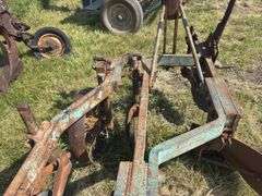 John Deere 3-14" Plow