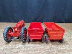 (3) 1/16 Farmall M + Wagons Product Miniature