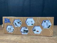 Ram 3500 Service Truck Big Farm NIB Ertl