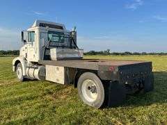 International Semi with Flatbed