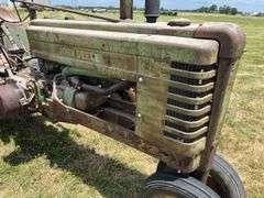 1945 John Deere B with 101 Picker