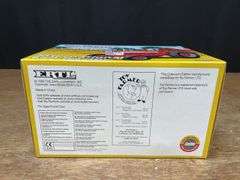 1/16 IH 660 1999 NFTS NIB Ertl