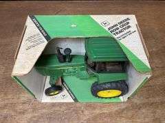 1/16 John Deere 4450 NIB Ertl