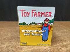 1/16 IH 660 1999 NFTS NIB Ertl