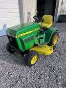 John Deere 212