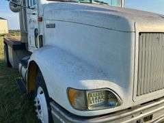 International Semi with Flatbed