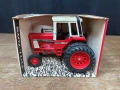 1/16 IH 1586 NIB Ertl