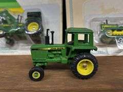 (9) 1/64 + 1/32 John Deere Ertl