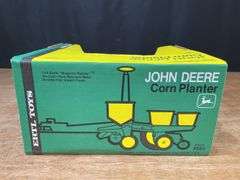 1/16 John Deere Corn Planter NIB Ertl