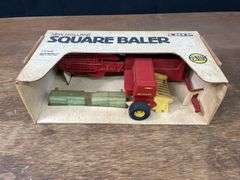 (2) 1/16 New Holland Baler + Bale Throw Wagon NIB Ertl