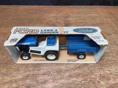 1/12 Ford LGT12 Set NIB Ertl