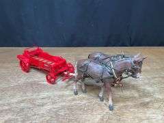 1/16 McCormick-Deering 200-H Spreader w/Team Ertl