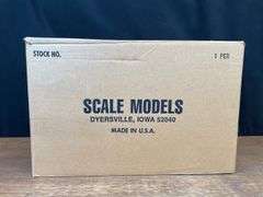 1/8 Farmall 400 Special Edition NIB SM