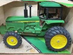 1/16 John Deere 4850 NIB Ertl