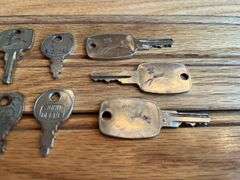 (7) John Deere Keys