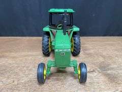 1/16 John Deere 4450 1987 Syracuse Ertl