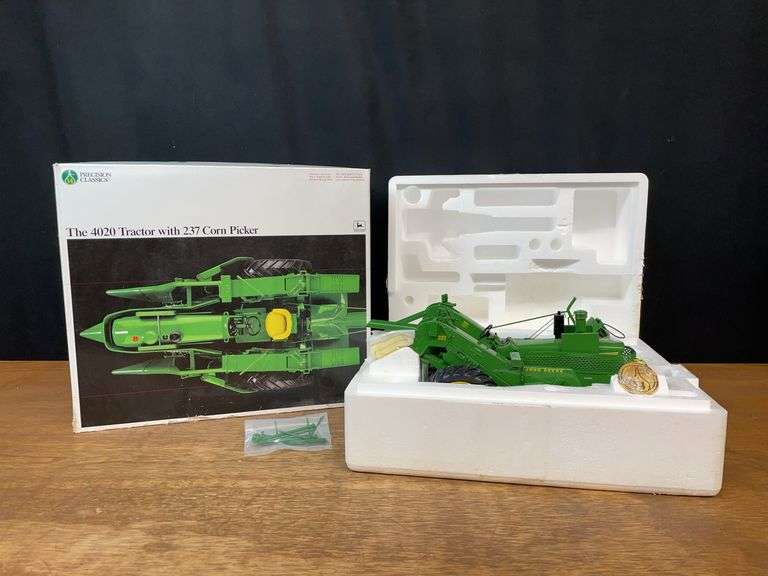 1/16 John Deere 4020 w/Picker Precision NIB Ertl image