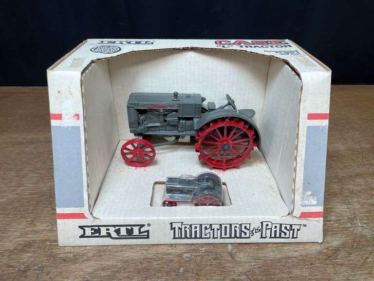 1/16 Case L Set NIB Ertl image
