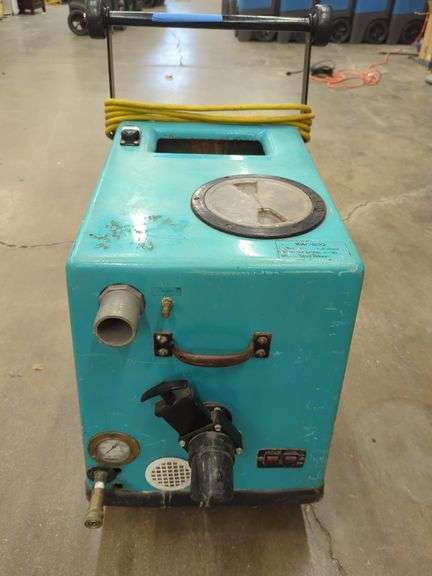 Servicemaster Self Contained Carpet Extractor