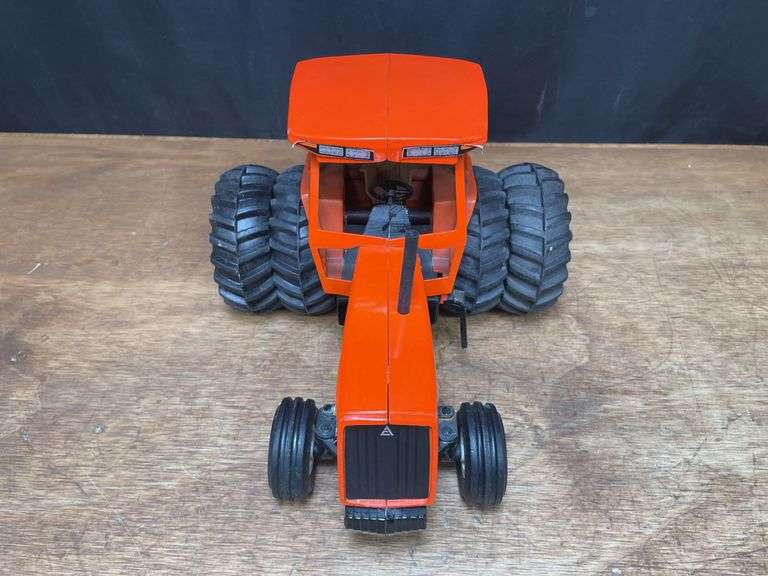 1/16 AC 8030 1982 Reno Ertl