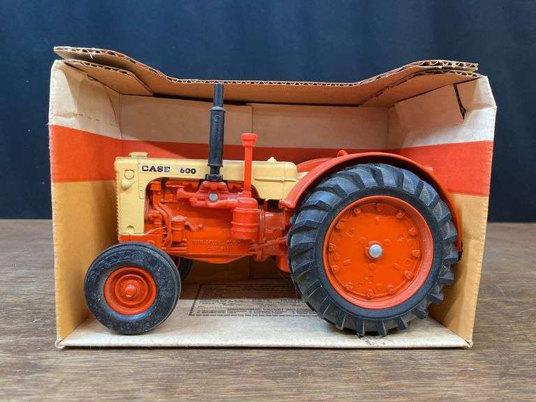 1/16 Case 600 Special Edition NIB Ertl image