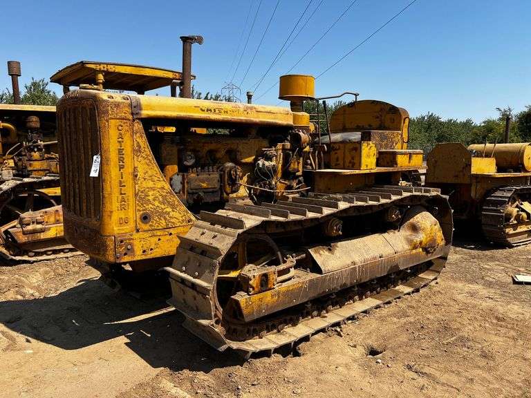 Caterpillar D6 image