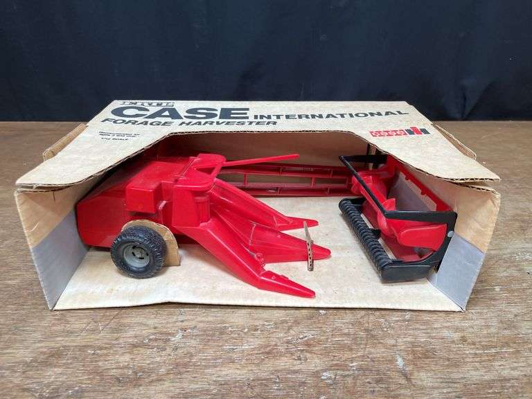 1/16 Case-IH Forage Harvester NIB Ertl image