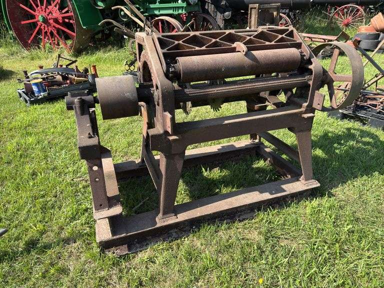 Tower 32" Edger image