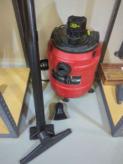Genie Wet/Dry Vac - 10Gal .