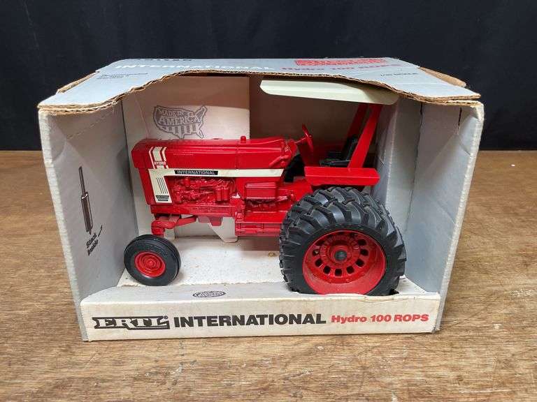 1/16 IH Hydro 100 NIB Ertl image
