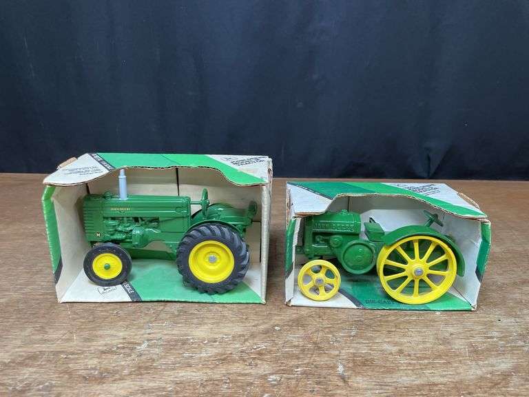 (2) 1/16 John Deere D + M NIB Ertl image