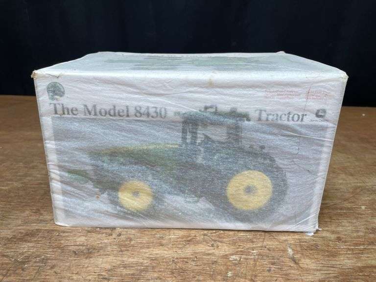 1/32 John Deere 8430 Precision NIB Ertl image