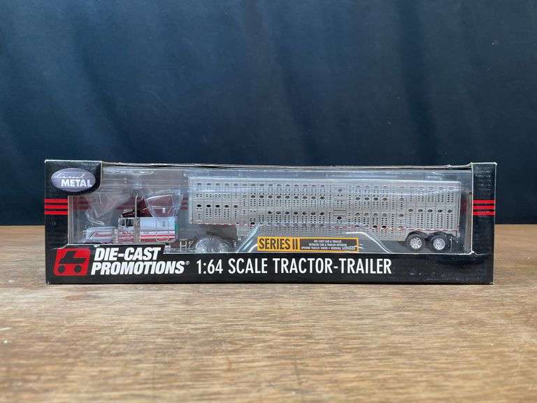 1/64 Livestock Semi NIB DCP image