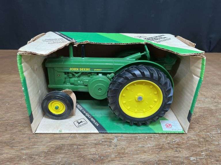 1/16 John Deere R NIB Ertl image