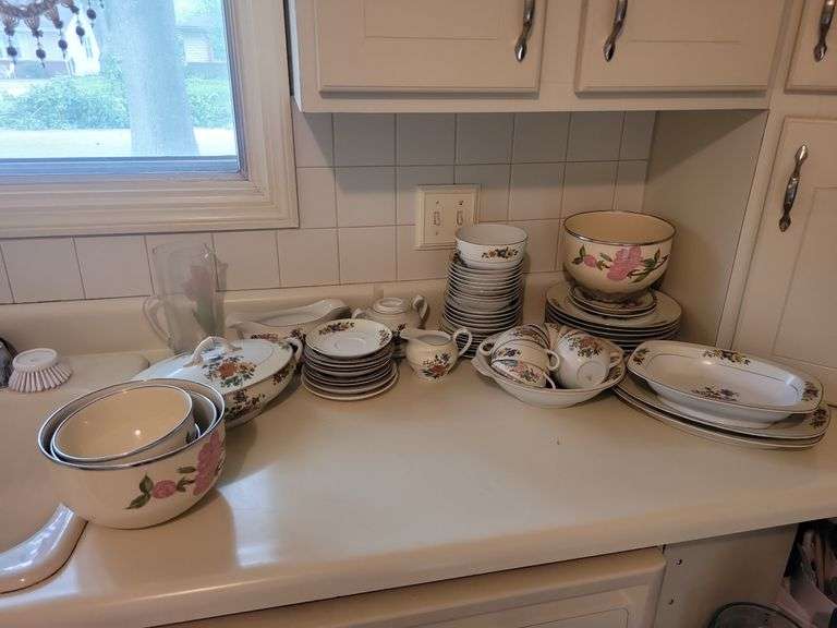 Flowered Plates