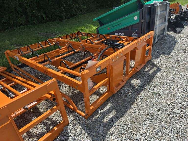 Skid Steer Hay Accumulator Grapple image