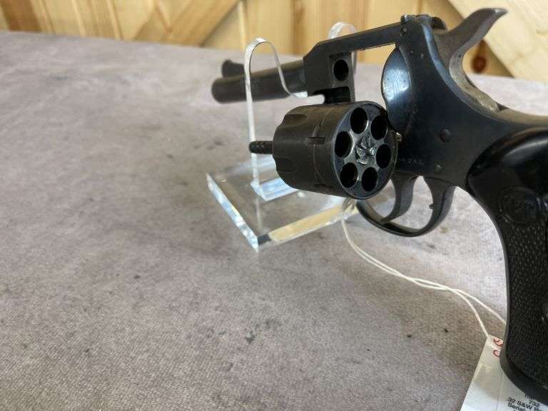 H&R Model 732 .32 S&W Long DA Revolver