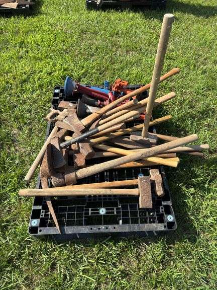 Jacks and Sledge Hammers image