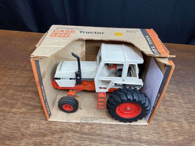 1/16 Case 2590 NIB Ertl