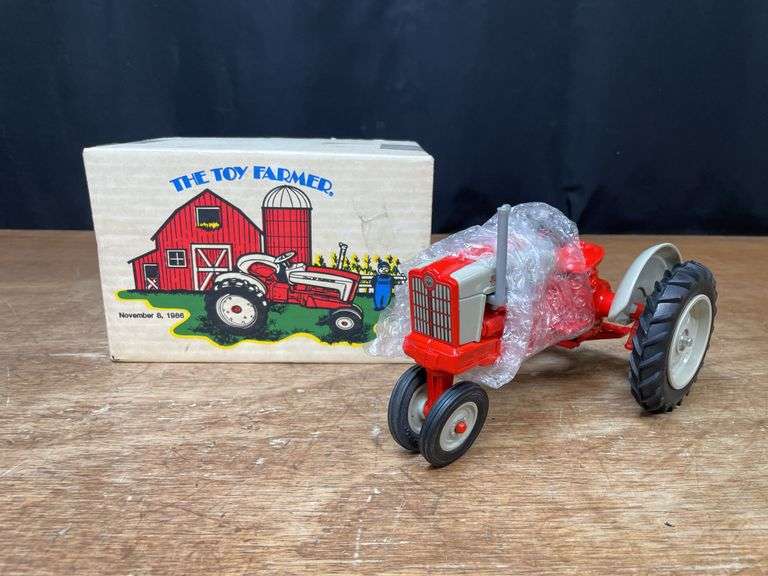1/16 Ford 961 1986 NFTS NIB Ertl image
