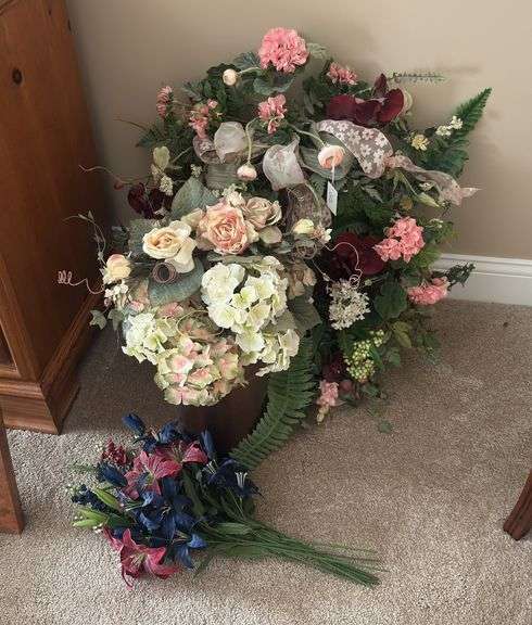 Assorted decorative flower lot image