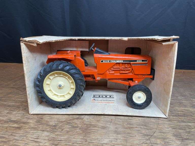 1/16 AC 200 NIB Ertl image